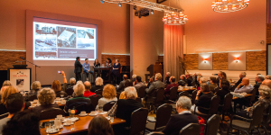 Aan tafel v.l.n.r. Jelle van de Graaf, Susan Scherpenisse, Machlien Vlasblom, Jette Janssen.