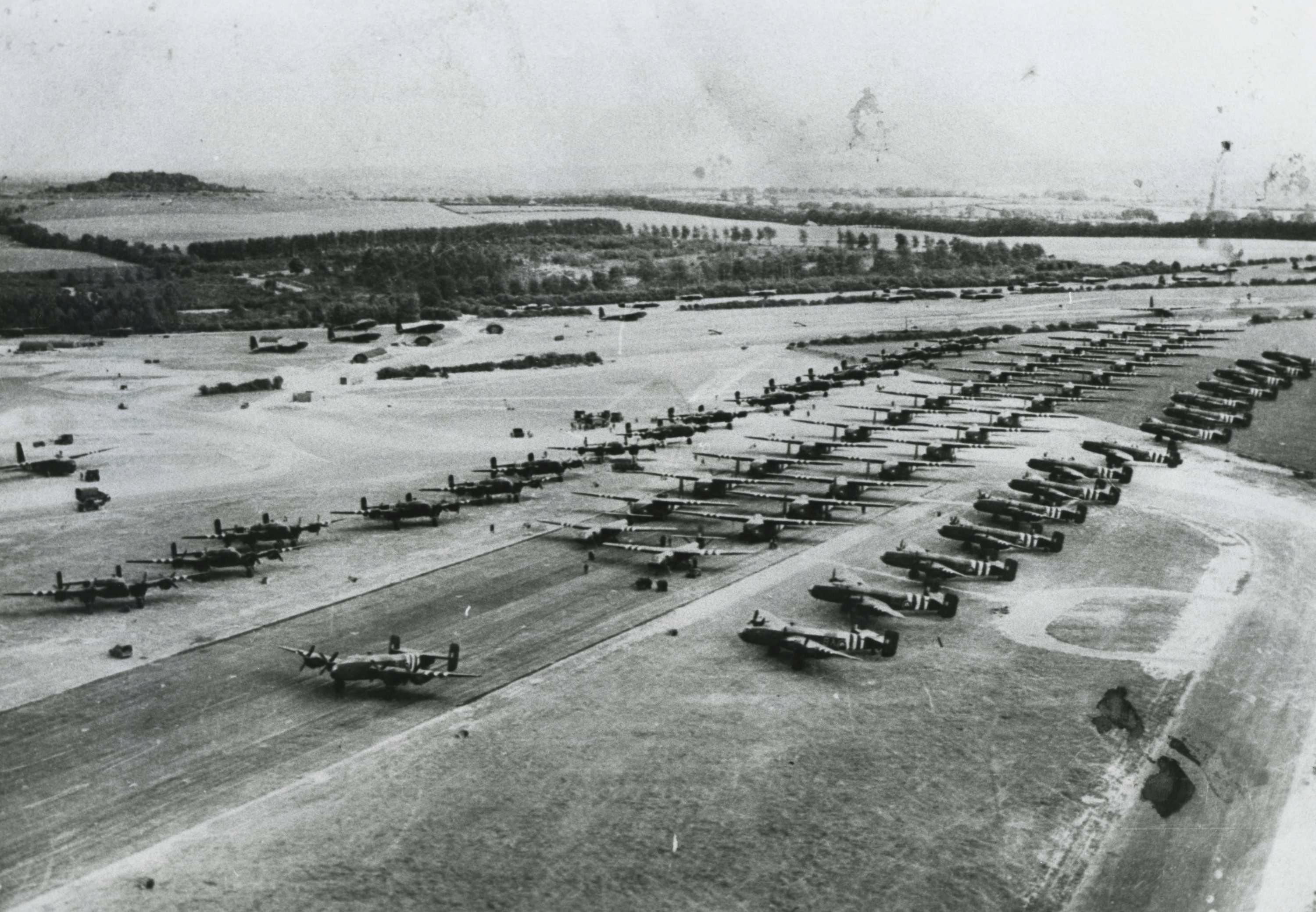 Brits vliegveld vlak voor D-Day