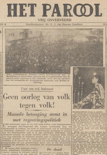 Het Parool, 4 februari 1946. Foto van Evy Poetiray tijdens haar speech in de Markthallen rechts in het kader.