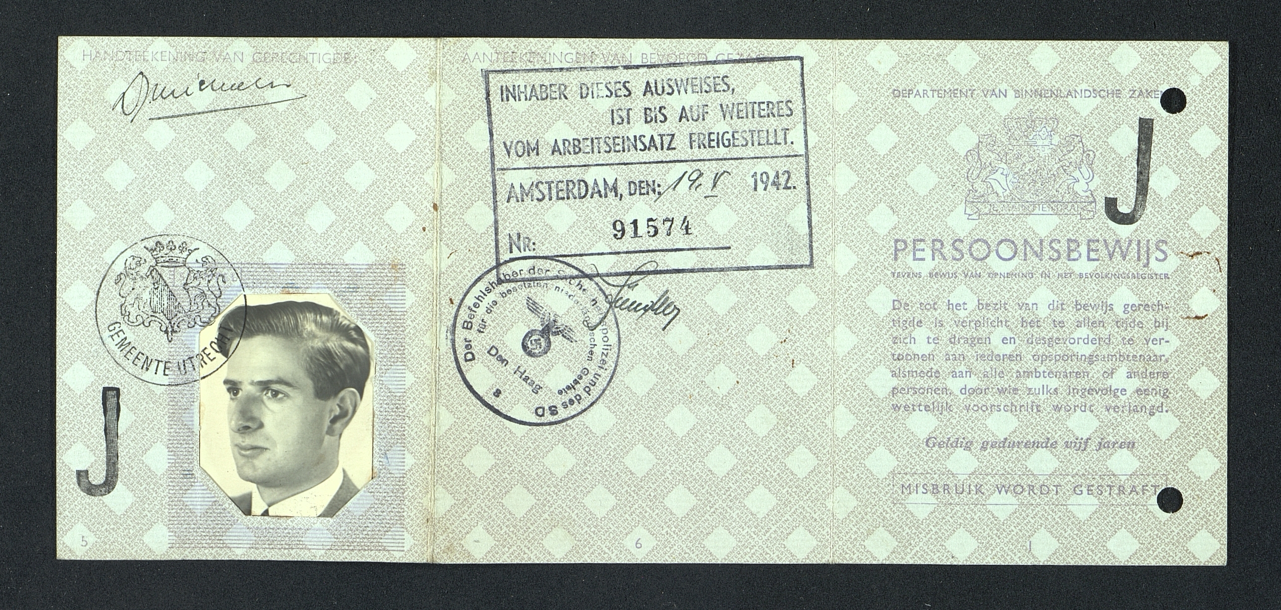 Persoonsbewijs van Louis Micheels, overlevende van Transport XX.