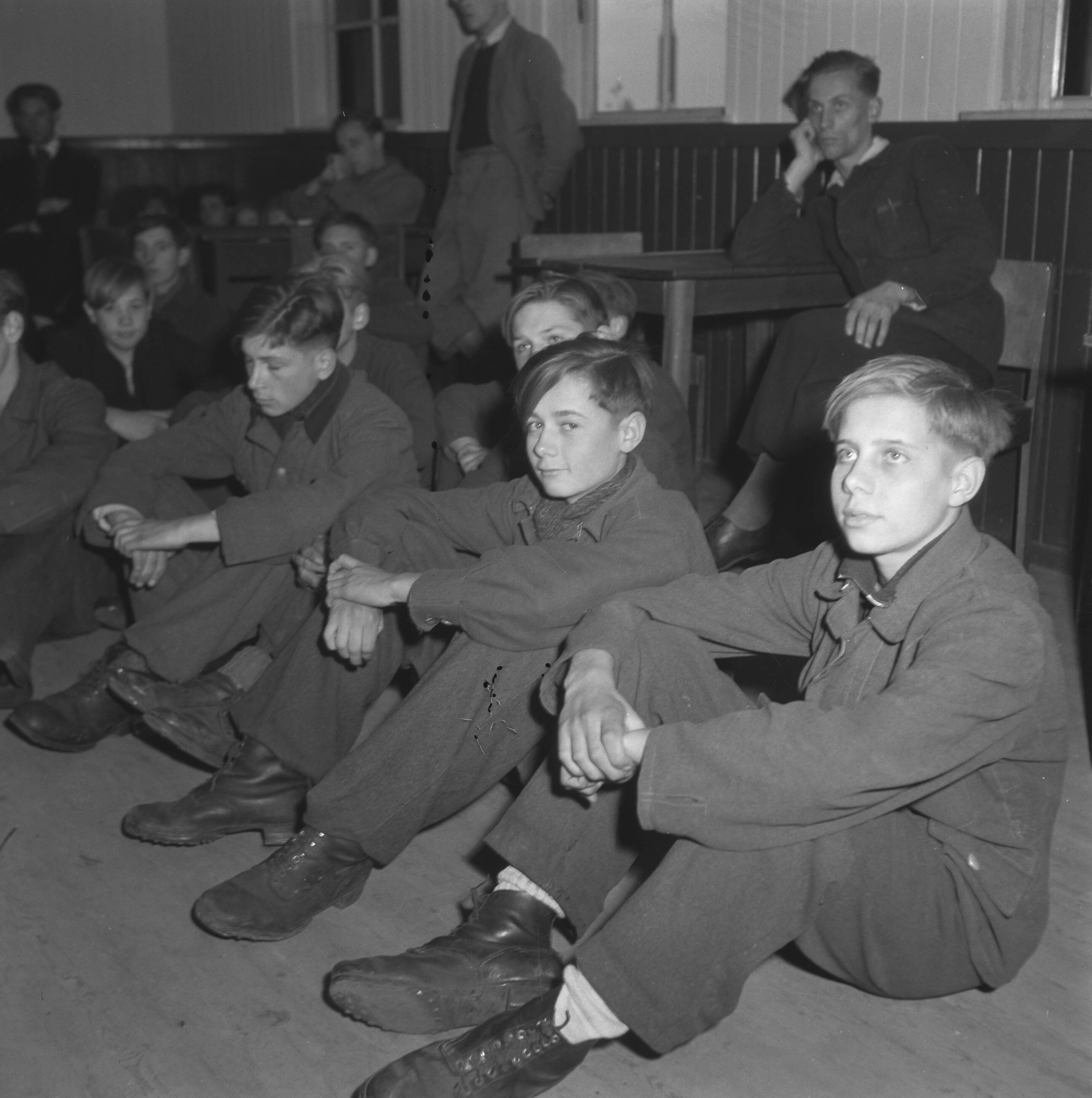 Fotoreportage gemaakt in oktober 1945 over de verzorging van NSB kinderen. 