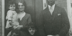 Familiefoto van Nel, Anton en hun vier kinderen. Collectie: Nationaal Monument Kamp Vught.