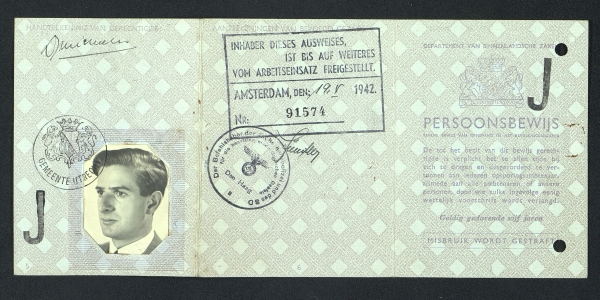 Persoonsbewijs van Louis Micheels, overlevende van Transport XX.