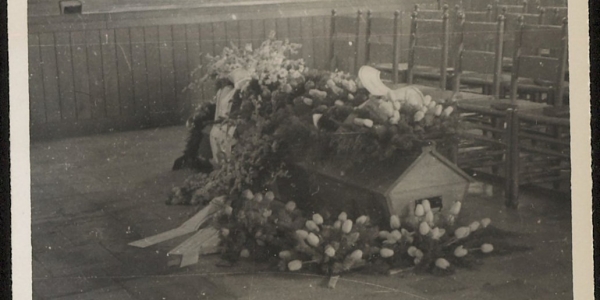 Begrafenis van Maarten Munnik op 18 april 1945 in Brummen.